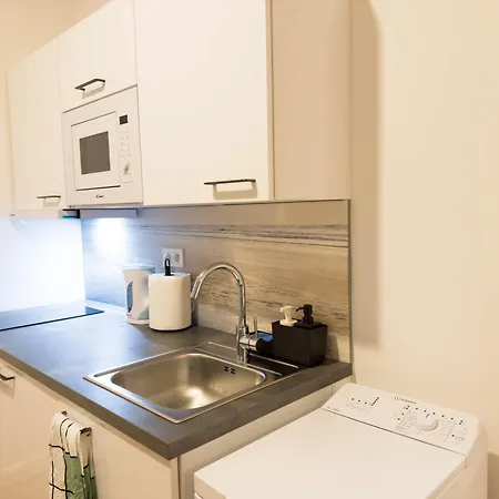 아파트 Cozy In 1 Next To Florenc Station *